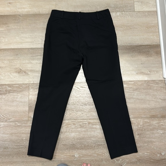 Chaus NY Black Slacks w/small gold zippered front pockets Sz 6 - Picture 3 of 7